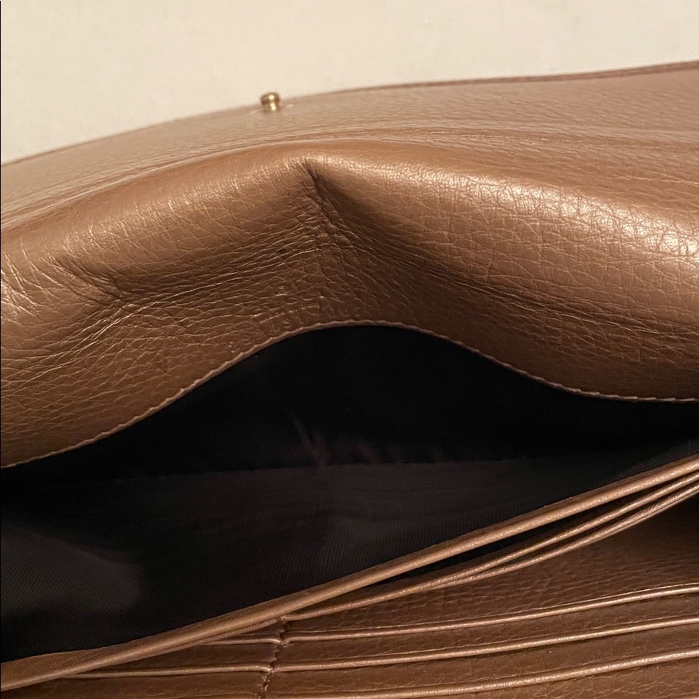 Gucci Gold Leather Women's Wallet - Picture 9 of 11